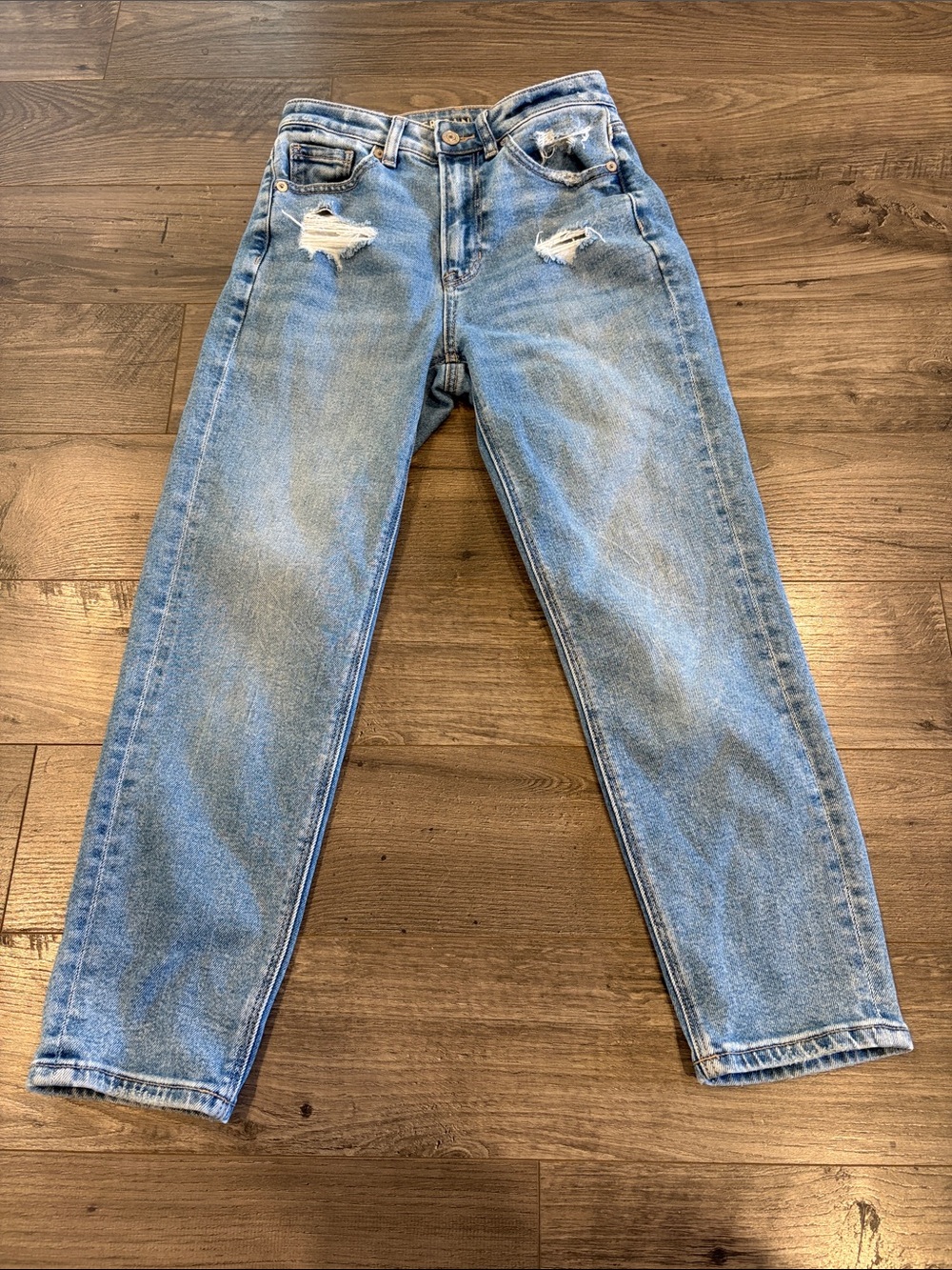 American Eagle Outfitters mom straight jeans